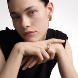 Aretes tipo studs con esmeraldas en bruto colombianas, perfectos para el día o la noche